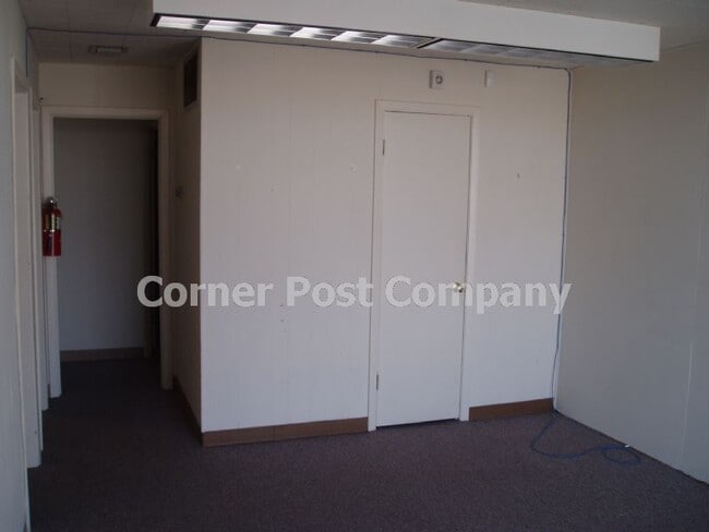 Building Photo - Nob Hill Office Space!