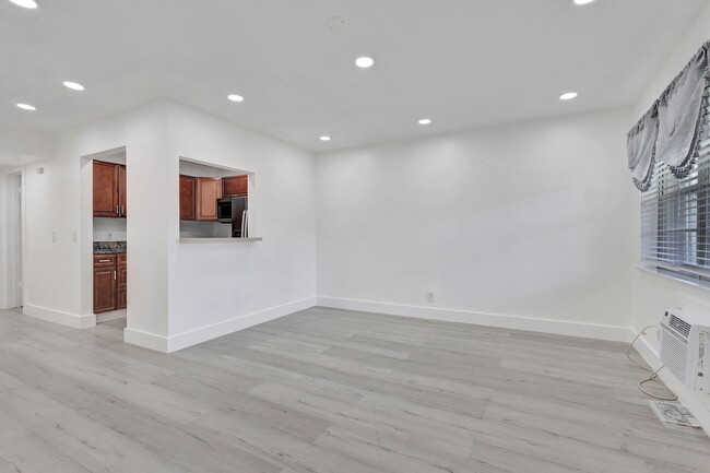 Building Photo - 110 Dorchester E