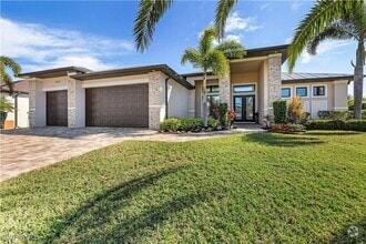 Building Photo - 2525 SW 27th Pl