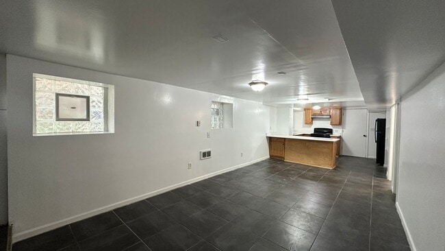 Foto del edificio - 5830 N Artesian Ave