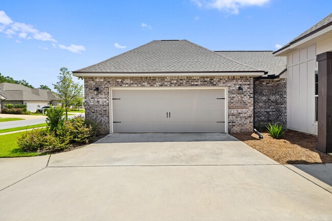 Building Photo - 212 Blaze Blvd