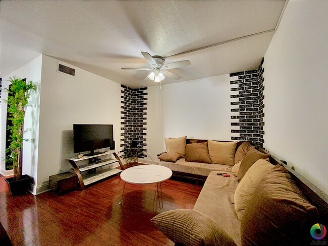 Foto del edificio - 4611 W North B St