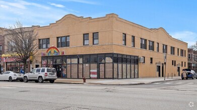 Building Photo - 2353 N Springfield Ave