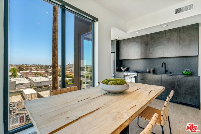 Foto del edificio - 10700 Tabor St