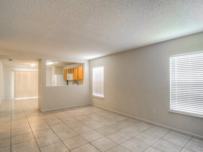 Foto del edificio - 1123 Sunray Ct