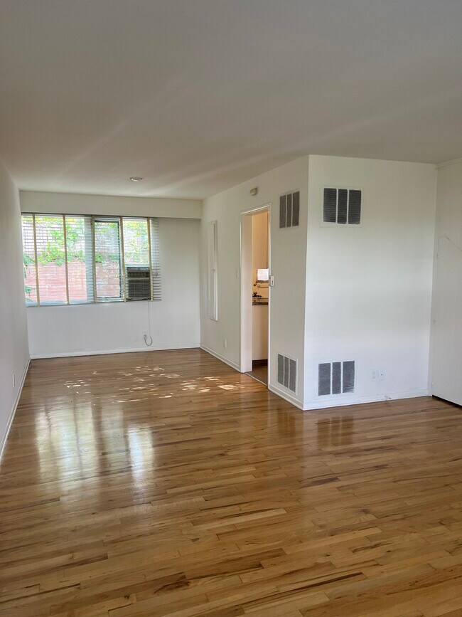 Foto del edificio - 1317 Lucile Ave
