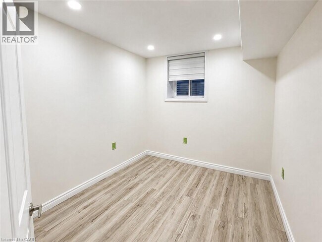 Building Photo - 166 Ladyslipper Dr