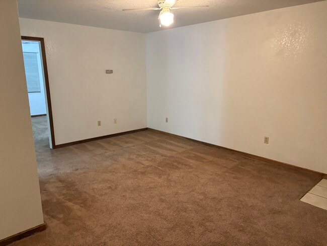 Building Photo - 20 Grandview Ave