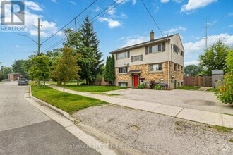 Building Photo - 1490-1490 Mclarenwood Terrace