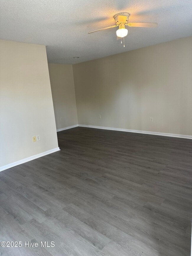 Building Photo - 4465 Magellan Ct