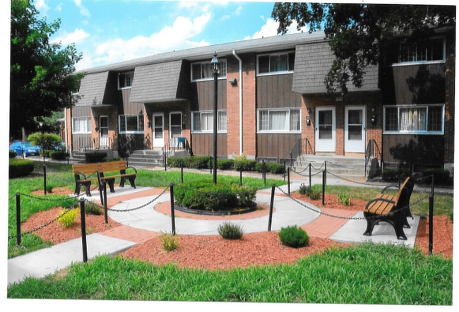 Building Photo - 458 Middle Turnpike W