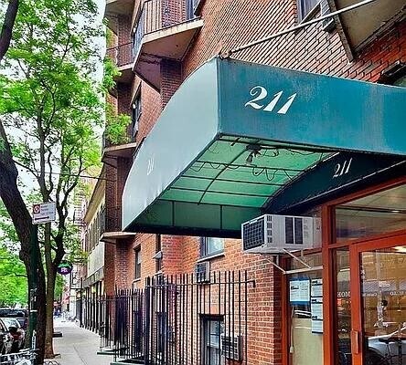 Foto del edificio - 211 Thompson St