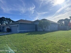 Building Photo - 4009 Knight Ave