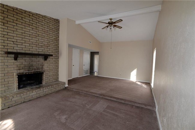 Building Photo - 805 Cambridge Dr