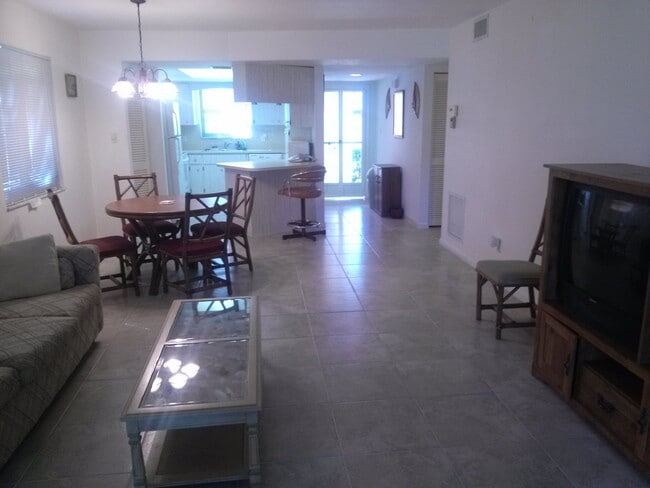 Building Photo - ***NEW PHOTOS COMING SOON***FANTASTIC VIEW...