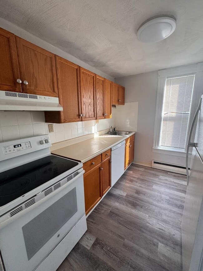 Building Photo - 287 Bridge St