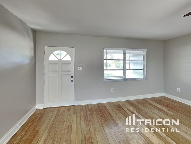 Foto del edificio - 4728 Lark Ridge Cir