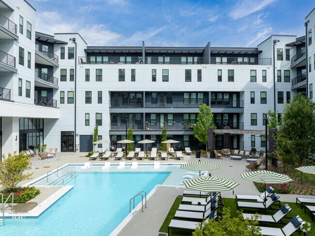 Building Photo - Eden at Lakeview