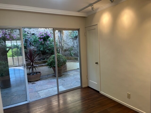 Foto del edificio - 8967 St Ives Dr