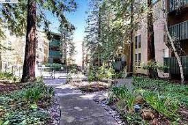 Foto del edificio - 175 Sierra Dr