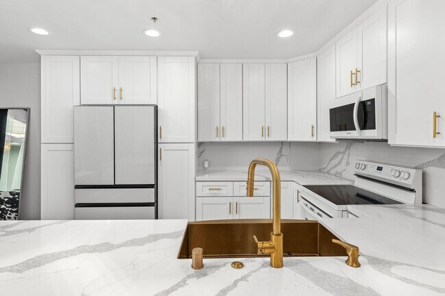 Foto del edificio - Stunning & fully upgraded 1BR/1BA residence in the heart of Little Italy