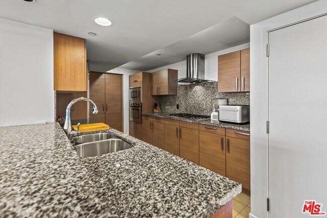 Foto del edificio - 13650 Marina Pointe Dr