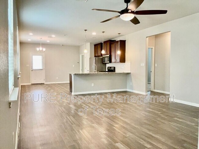 Foto del edificio - 128 Earl Keen St