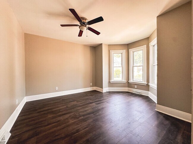 Building Photo - 330 12th Ave