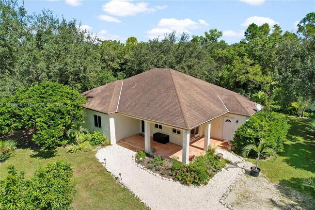 Foto del edificio - 27051 SW 192nd Ave