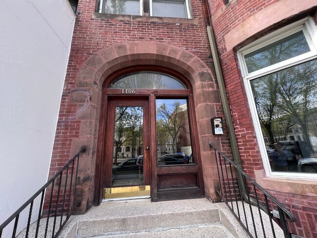 Building Photo - 1408 Beacon St