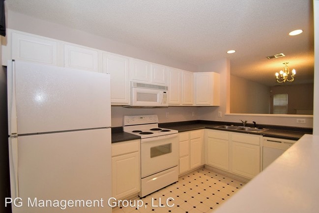 Building Photo - 7611 Petrea Ln