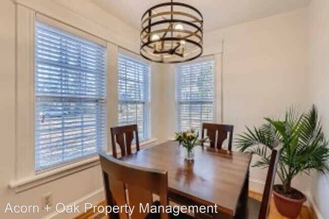 Building Photo - 4 br, 2.5 bath House - 1716 Chester Spring...