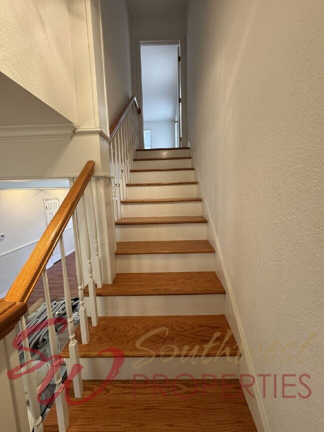 Foto del edificio - Outstanding 3 bedroom with extra bonus room and screened in porch!