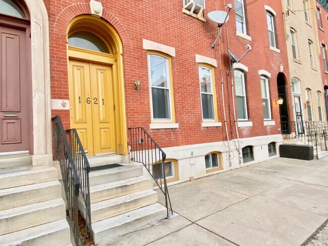 Building Photo - 1621 Christian St