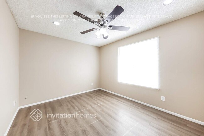 Building Photo - 2210 W Utopia Rd