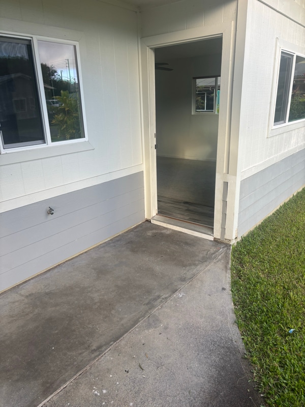 Building Photo - 18-7878-7878 Henele Rd