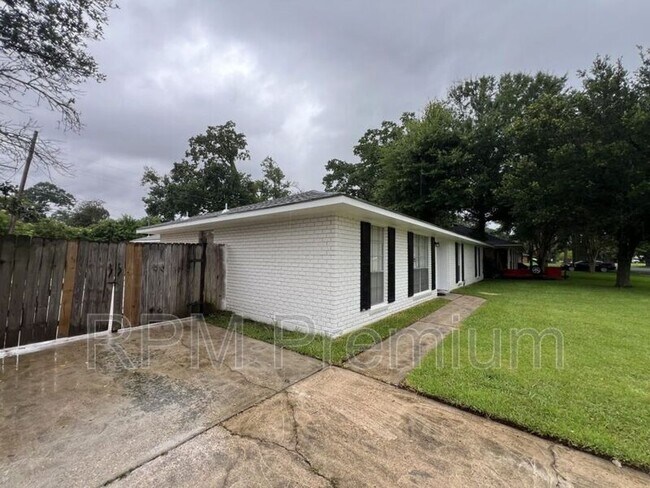 Foto del edificio - 464 Wilton Dr