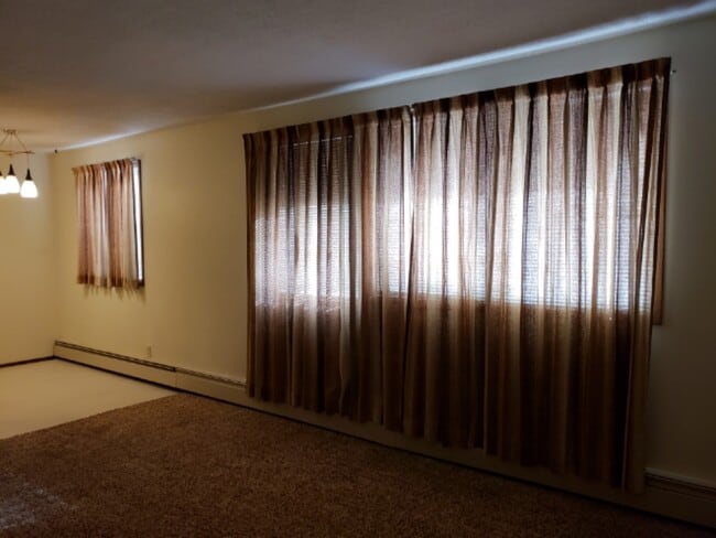 Building Photo - 0 Bed 0 Bath Unit in Red Deer, AB