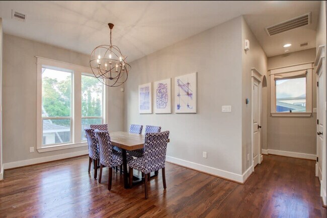 Foto del edificio - 2323 Woodhead St