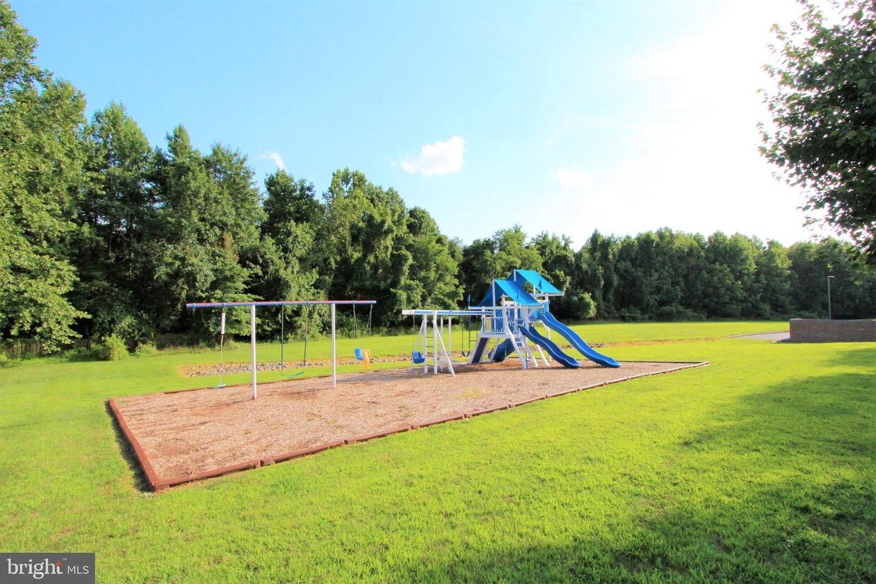 180 Devon Way Unit 914, Levittown, PA 19057 Room for Rent in Levittown, PA