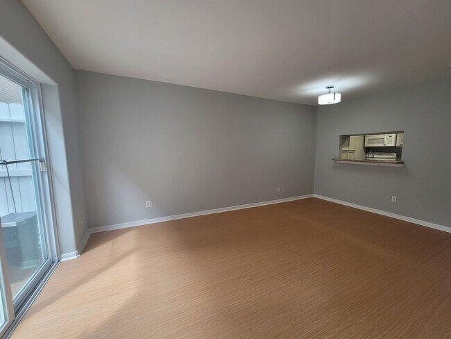 Foto del edificio - Ground Floor - 1 bedroom 1 bath - Near UTM...