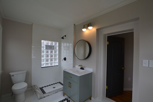 Foto del edificio - Newly Renovated 4 Bedroom Near Franklin Park