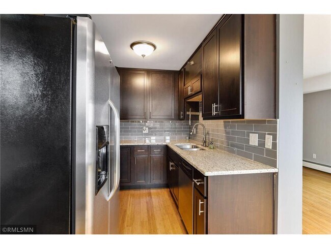 Foto del edificio - 433 S 7th St