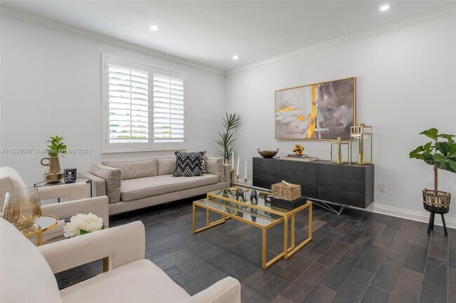 Foto del edificio - 13624 Deering Bay Dr