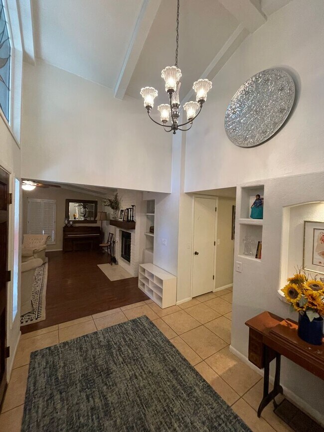 Foto del edificio - Fully Furnished Solar Home near Hospital!