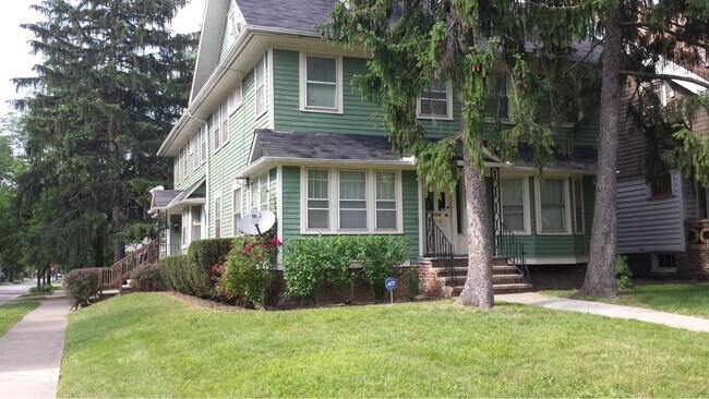 Building Photo - 2103 Cottage Grove Dr.
