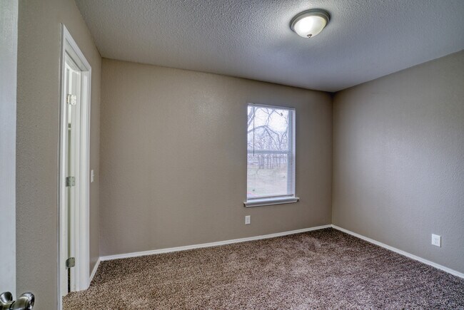 Foto del edificio - Keystone Townhomes