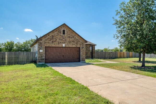 Foto del edificio - 117 Brittany Ln
