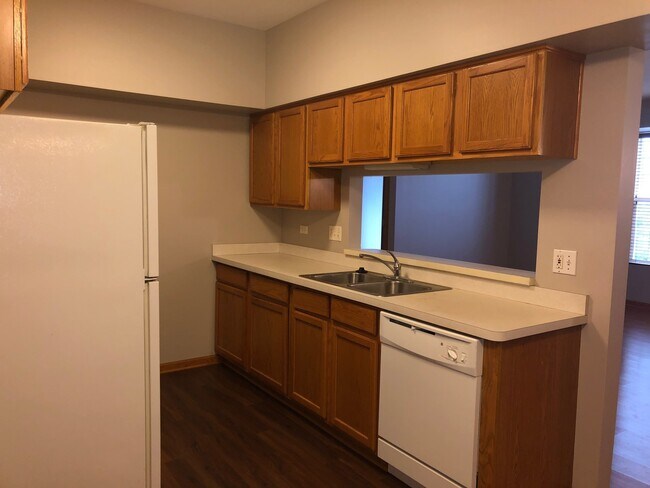 Building Photo - 2871 Stonewater Dr