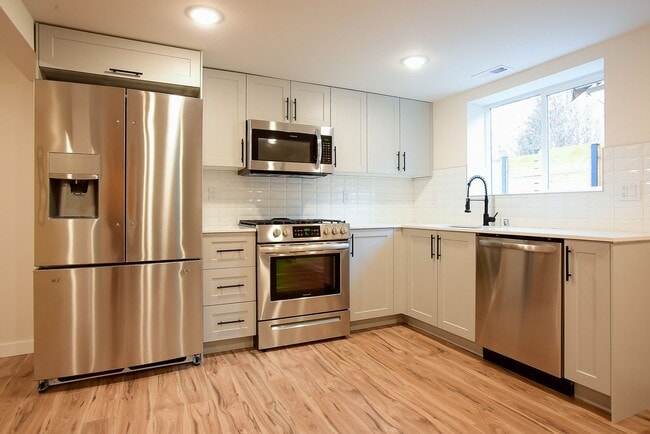 Building Photo - Beautiful 4 bedroom home in Ballard